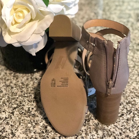 Heels - Picture 3 of 3